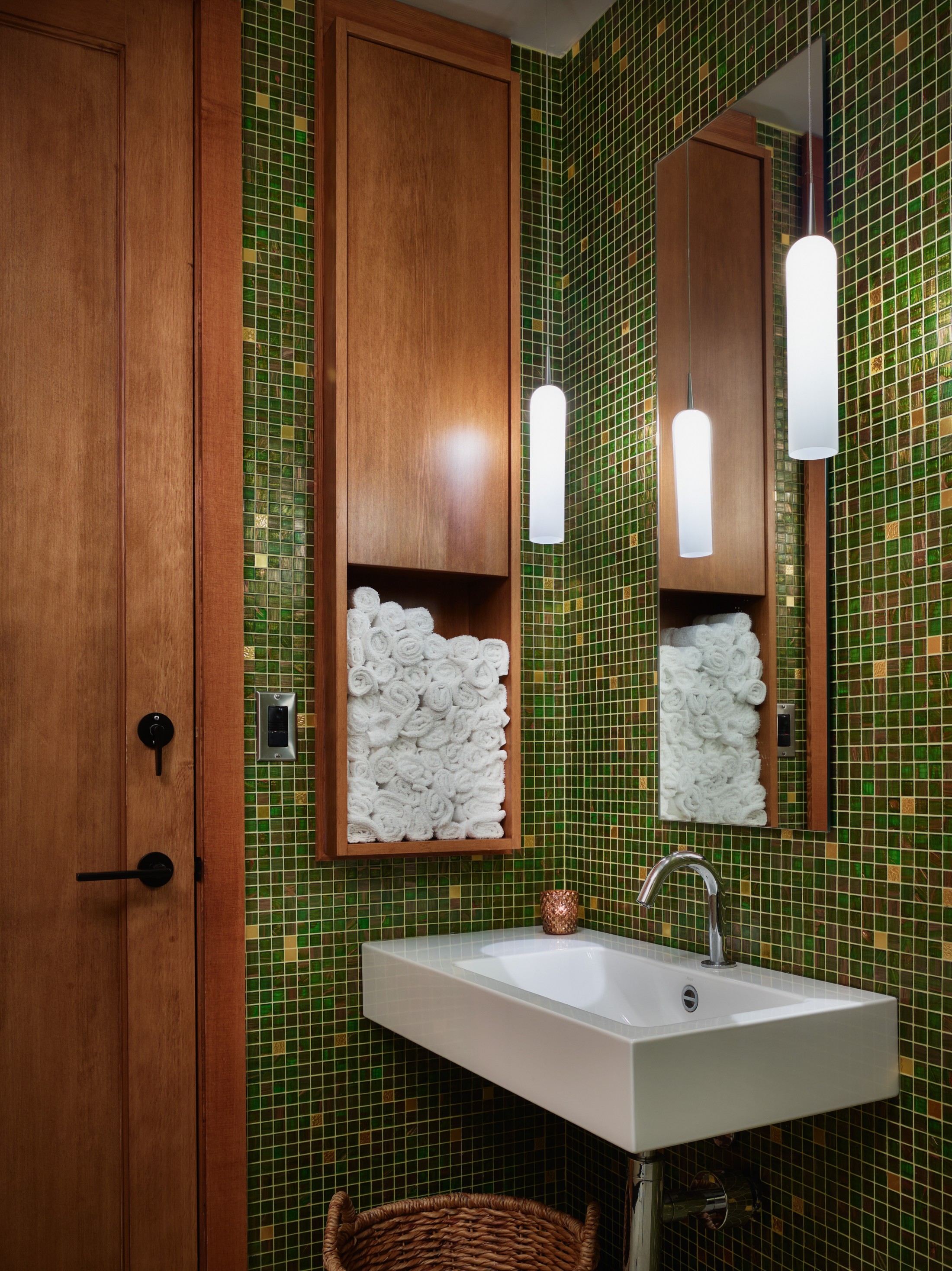 Shanik bathroom